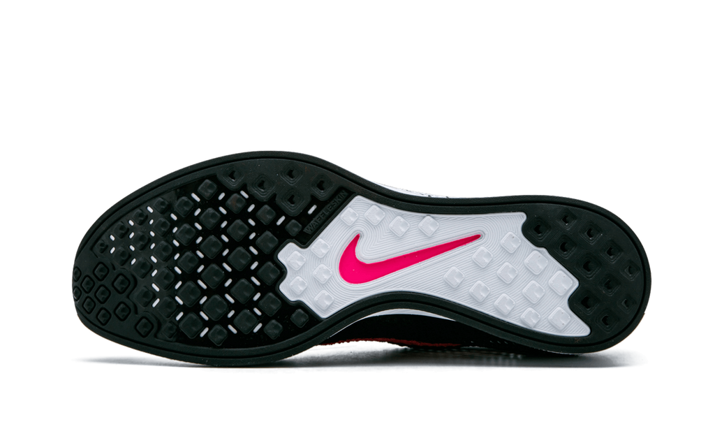 Flyknit Racer Betrue "Be True" 902366 100
