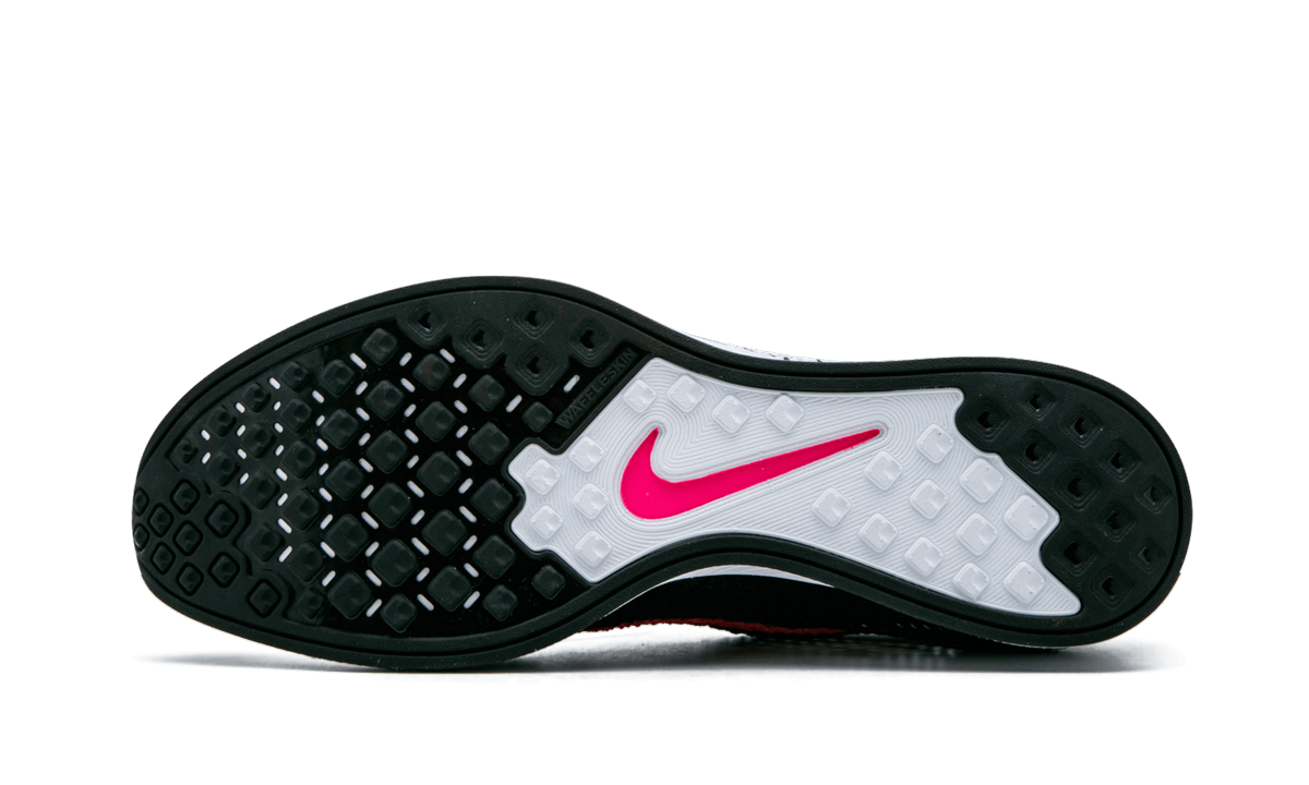 Flyknit Racer Betrue "Be True" 902366 100