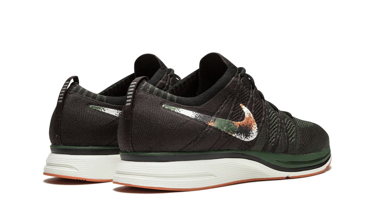 Flyknit Trainer "Velvet Brown" AH8396 202